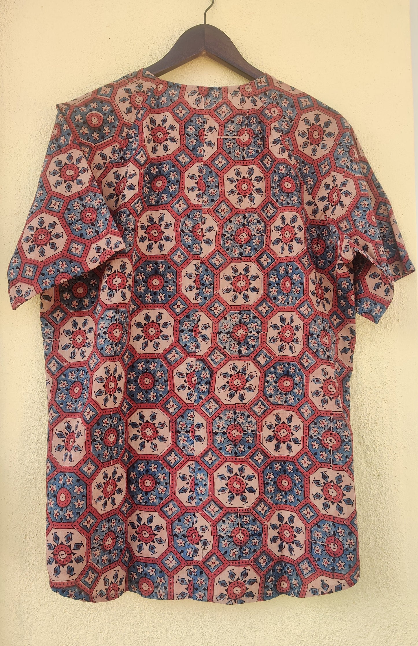 Khidki kurta